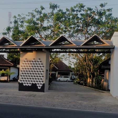 Hotel Minak Jinggo Banyuwangi  Exteriör bild