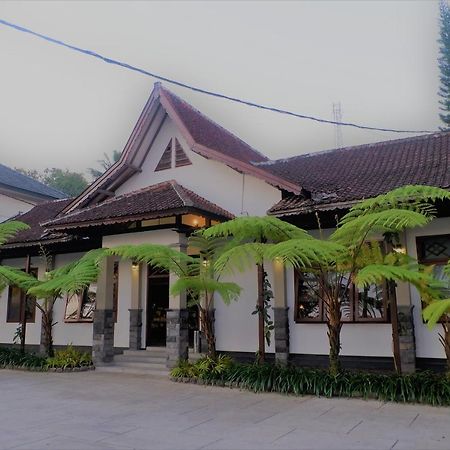 Hotel Minak Jinggo Banyuwangi  Exteriör bild
