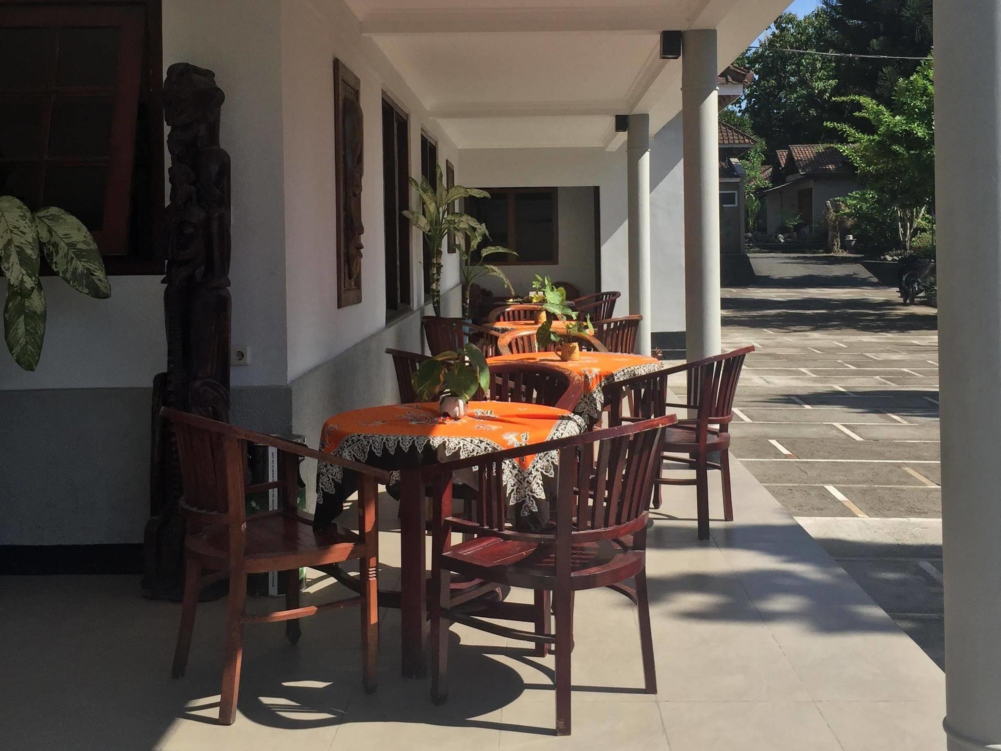 Hotel Minak Jinggo Banyuwangi  Exteriör bild