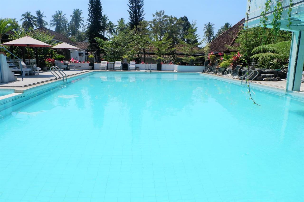 Hotel Minak Jinggo Banyuwangi  Exteriör bild