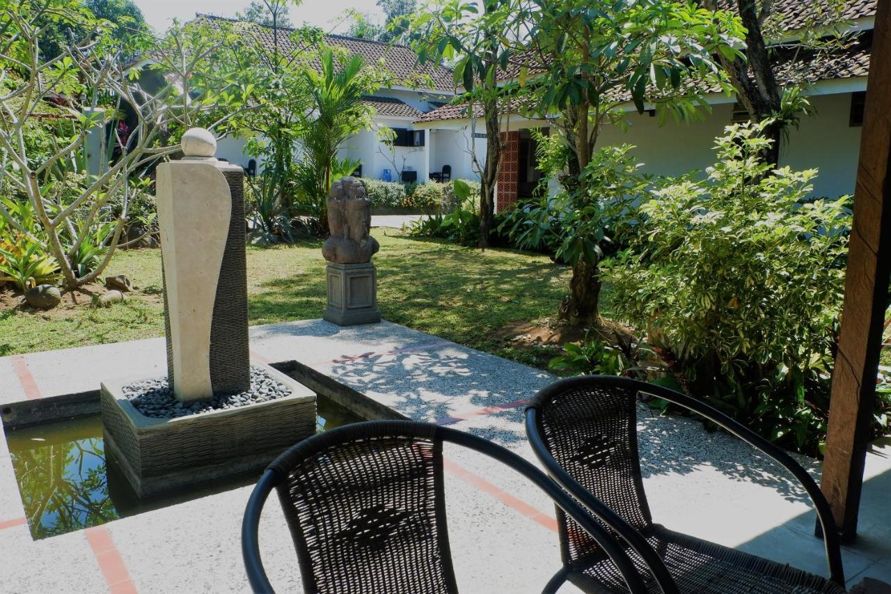 Hotel Minak Jinggo Banyuwangi  Exteriör bild